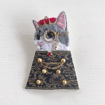 高貴なお猫様刺繍ブローチ21