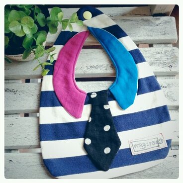 襟&ネクタイつきスタイ　ボーダー　ドットネクタイ