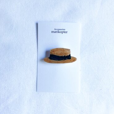 カンカン帽のブローチ