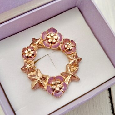 桔梗と星のブローチ