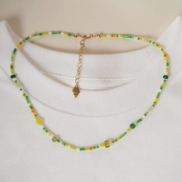 カラフル・シトラス‼　ヴィンテージ&海外ビーズの軽いネックレス