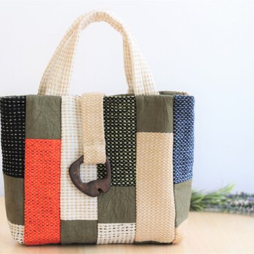 木飾りのミニ手持ちバッグ 　シリーズ