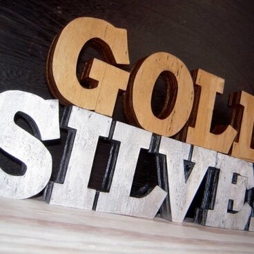 金色・銀色　木製 切り文字　アルファベット ＆ 数字