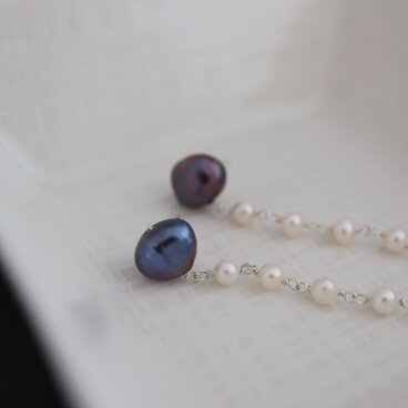 虹色パールのエレガンスピアス　sterling silver