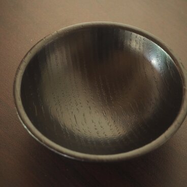 目はじき塗の小鉢（手黒目）