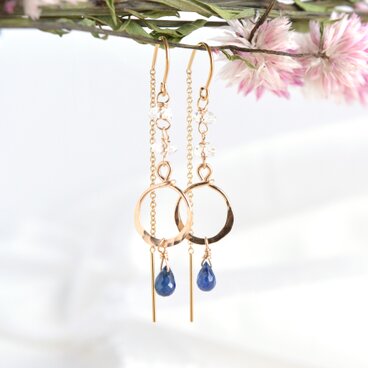 14KGF サファイア と 水晶 の アメリカンピアス U字・9月誕生石・雫型 天然石 ブルー・ハンドメイドピアス