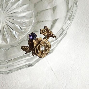 アイオライトのフローラルリング