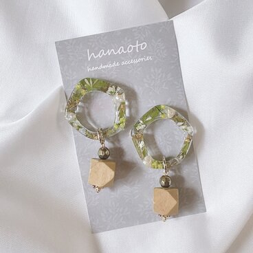 leaf series チタンピアス／イヤリング