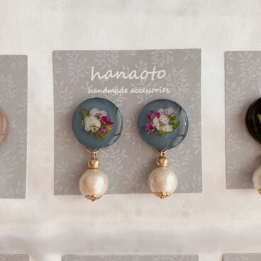 various color series（ダークブルー）チタンピアス／イヤリング