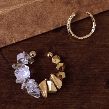 ｜2way｜天然石サザレクリスタル／ゴールドのイヤーカフ+シンプル槌目イヤーカフ｜2ケセット｜EC22+EC1