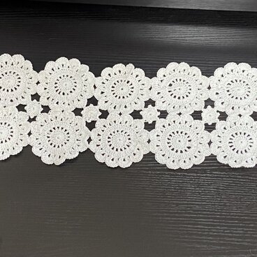 レースのテーブルセンター