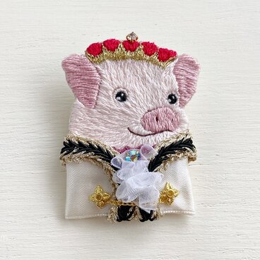 高貴な動物刺繍ブローチ8【こぶた】