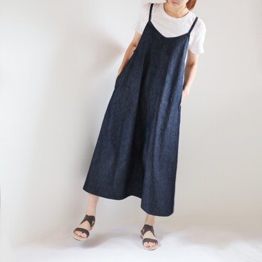 児島デニムのロングサロペットスカート