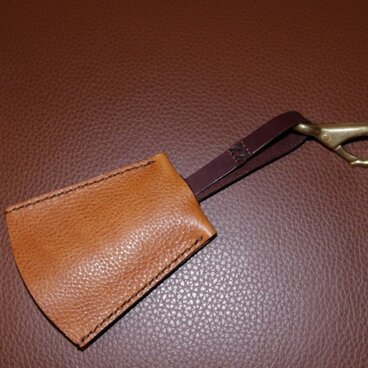 シボ革のキーケース
