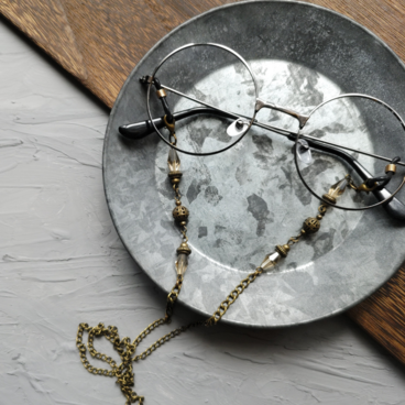 ライトブラウンのビーズグラスコード 1104925