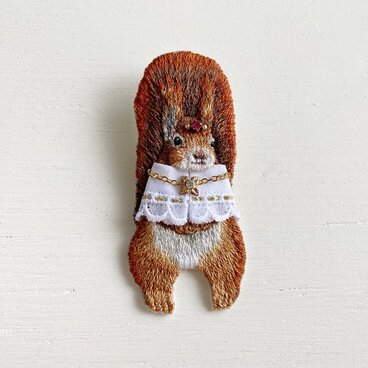 高貴な動物刺繍ブローチ11【リス】