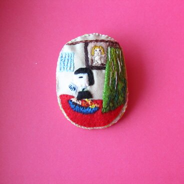 窓辺で手紙を読む女の子-修復後ver.-＜布ブローチ(刺繍ブローチ)＞