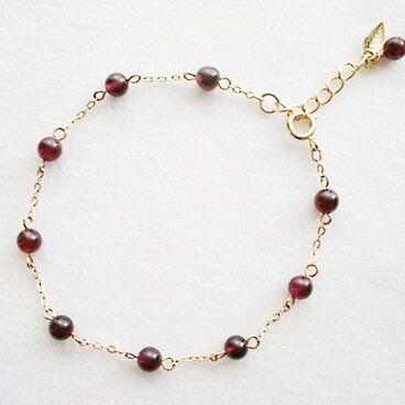 10粒のガーネットのブレスレット