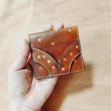 高級ヌメ革　手染めの札入れ　星柄★　茶色