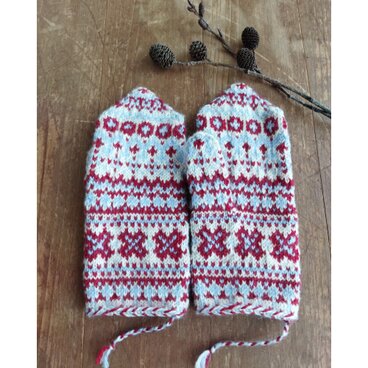 北欧トナカイ遊牧民の人たちのミトン