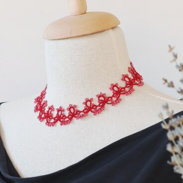 タティングレースのネックレス「グレース」ラージャ・ルビー