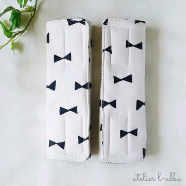 快適☆ランドセル肩ベルトカバー モノトーン ブラックリボン×もくもくストライプ