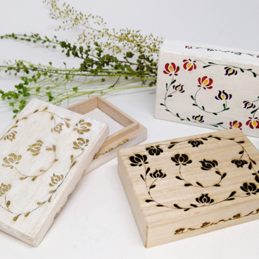 【全額寄付対象】ハンガリー刺繍モチーフの桐箱(カラー選択)クリックポスト送料無料