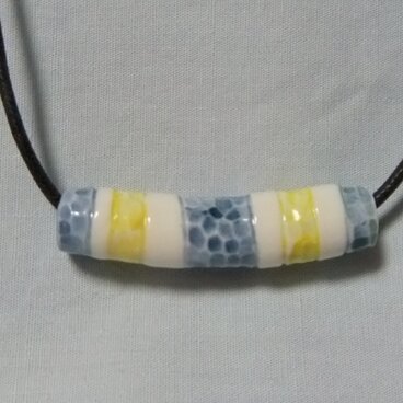 縞模様のチョーカー