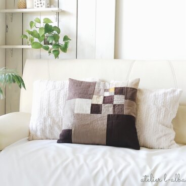 ブラウンパッチワークのクッションカバー  45×45