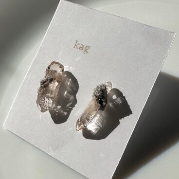 母岩付きトパーズの14kgfピアス