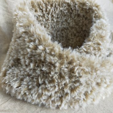 ＊ラスト１＊フェイクファーのらくらくスヌード【大・ゴールド】