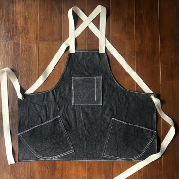 むし『クロップドデニムエプロン』 R03E1D