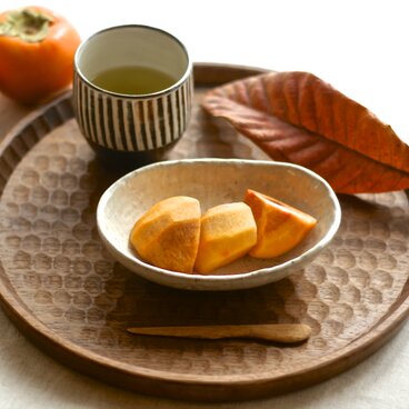 ウォールナットの木彫りトレイ(φ315mm)