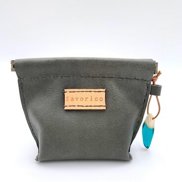 革のバネポーチ　グレー