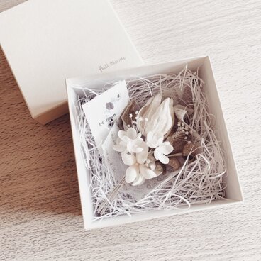 リューリップ ブーケ ホワイト リネン 布花コサージュ