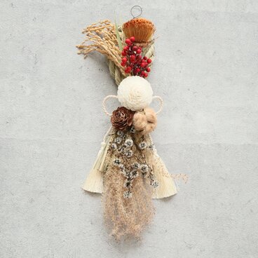 南天の実とドライアンドラのしめ縄飾り