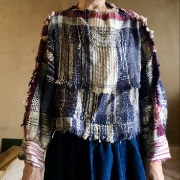 袖口のカフスが可愛らしいウールのプルオーバー