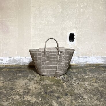 オイルレザークロコ型押しバスケットS