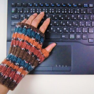 のびのびしましまハンドウォーマー赤+橙+青+茶　その1