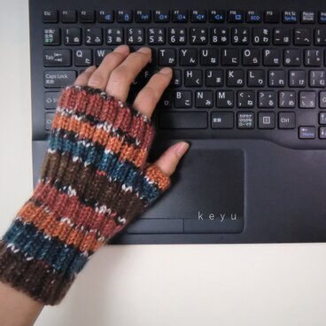 のびのびしましまハンドウォーマー赤+橙+青+茶　その2