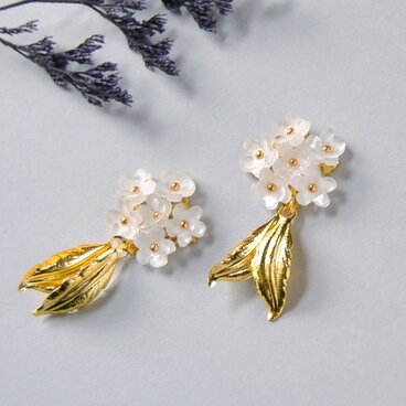 小花の贈り物ピアス