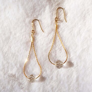 スターカット水晶 一粒ピアス