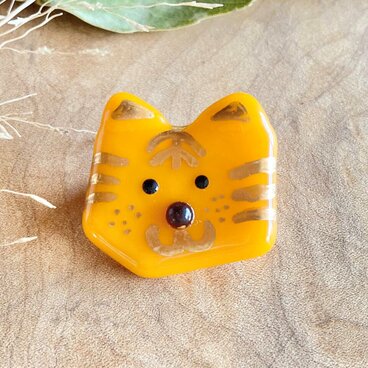 ガラス 寅 ブローチ ／ ヘアゴム 虎 トラ 干支 寅 とら