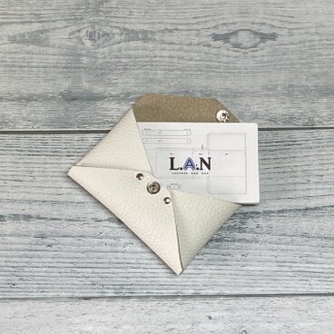 ✉レザー名刺入れ・カードケース✉【牛革　シュリンク　白系】