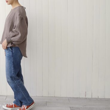 ベルギーリネンで魅せるデザインブラウス　【モカ】