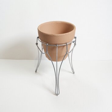 お日さまに７センチ近づくプランター（ワイヤーワーク）01