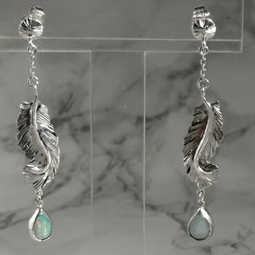 天然オパールピアス　スターリングシルバー（SV925)