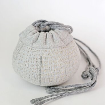 布フェルト+チクチク 小丸　バッグ（ブルーグレー）