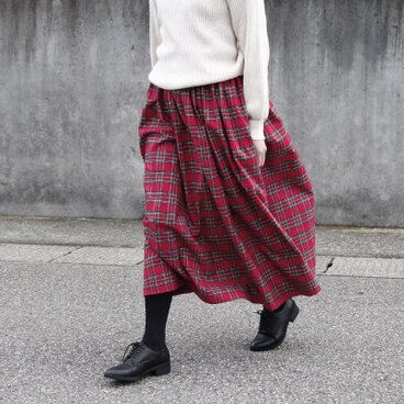 上品で大人な色合い タータンチェック ギャザースカート（ロイヤルスチュアート）レッド 赤 ポケット 起毛