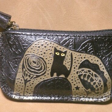 　猫のデザイン　レザークラフト　WA、F小銭入れ　CATWALK  OIKAWA